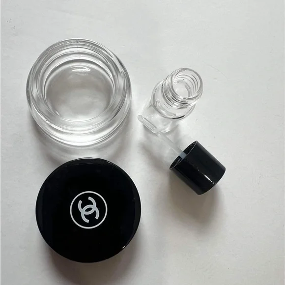 Chanel SUBLIMAGE Travel 8 Pieces Bundle  with SUBLIMAGE Pouch 6”x4.5” And Jars - Picture 10 of 16